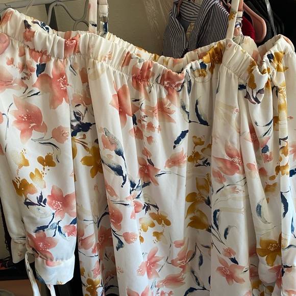 Off shoulder blouse - Picture 2 of 4